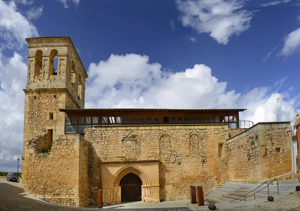 教堂Iglesia Santo Domingo Silosof Alarconalarcon是昆卡省的一个古老村庄 Castilla Mancha 游客非常有名 并访问过一些地方 西班牙 — 图库照片