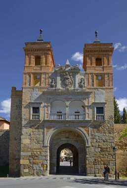 Puerta del Cambron Kapısı, eski Toledo şehrinin duvarları. Kastilya-La-Mancha. Toledo, İspanya 'nın Unesco kentinin dünya mirası.