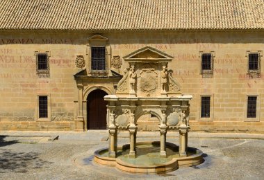 Baeza, Endülüs, İspanya 'daki Aziz Meryem Çeşmesi. Baeza, Unesco 'nun Dünya Mirası sitesi..