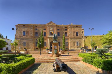 Santa Cruz Markisi 'nin eski sarayı Viso del Marques bugün İspanya' nın Ciudad Real eyaletindeki İspanyol donanmasının kamu arşivine dönüştürüldü.