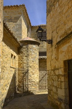 Baeza 'nın eski kasabasındaki ara sokakta. Jaen ilindeki Rönesans şehri. Unesco 'dan dünya mirası sitesi. Endülüs, İspanya
