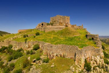 Tepenin Kalesi kale ve Calatrava La Nueva Ciudad Real, Castilla La Mancha, İspanya yakınındaki eski convent