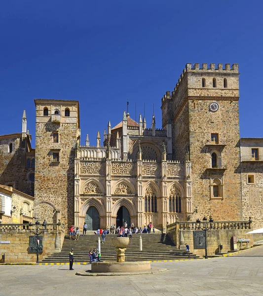 西班牙埃斯特雷马杜拉省Caceres的Santa Maria Guadalupe皇家修道院 教科文组织世界遗产 — 图库照片
