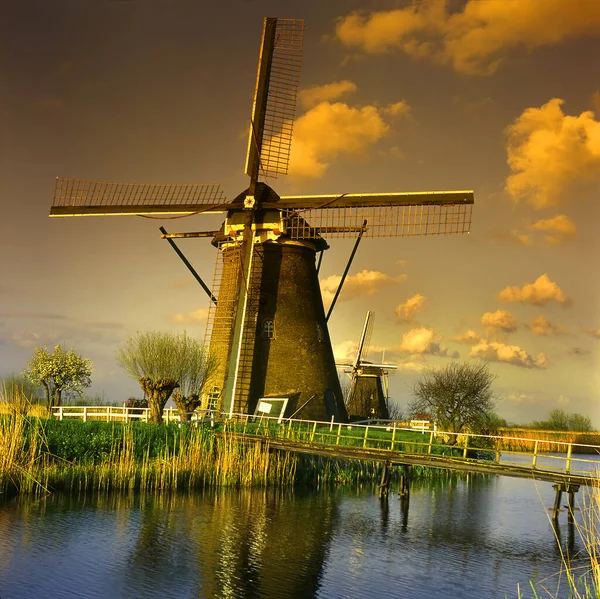 Ветряная Мельница Киндердейке Голландия Объект Всемирного Наследия Юнеско — стоковое фото