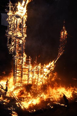 Las Fallas, kağıt hamuru modelleri 19 Mart 'ta İspanya' nın Valencia kentinde yapılan geleneksel kutlamalar sırasında sergilenir. Kutlama her yıl olur..