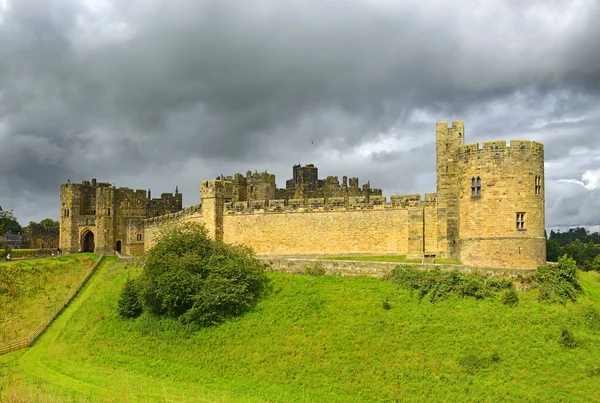 Alnwick Castle Een Kasteel Alnwick Het Engelse Graafschap Northumberland Gebouwd — Stockfoto
