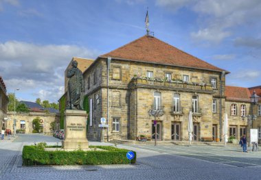 BAYREUTH, ALMANY - Bayreuth 'tan Jean Paul Meydanı. Jean Paul, Alman dilindeki en yaratıcı ve popüler yazarlardan biriydi..