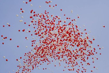 Gökyüzündeki şişme balonların arka planı