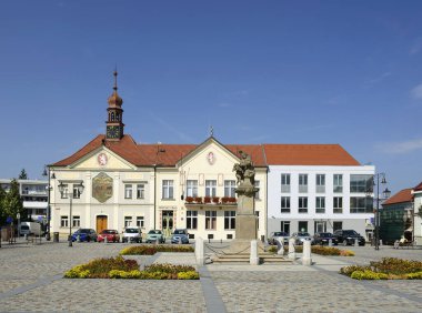 BrANDYS NAD LABEM, CZECH Cumhuriyet - Ana Meydan ve Eski Belediye Binası. Tarihi şehir merkezi Kentsel Koruma Alanıdır..