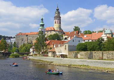 Çek Krumlov (Cesky Krumlov) Güney Bohemya 'da Vltava nehrinde yüzen kayıkçılar için popüler bir duraktır. Cesky Krumlov UNESCO 'nun Dünya Mirası Bölgesi, Çek Cumhuriyeti