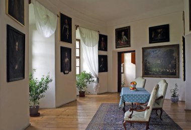 Humprecht kalesinin içi. Bölgede Barok ve Rönesans şatosu Humprecht avcılığı ve Çek Cenneti, Sobotka, Çek Cumhuriyeti adlı bölgenin sembollerinden biri baskın durumda.