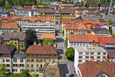 La Chaux-de-Fonds, İsviçre. La Chaux-de-Fonds, dünyaca ünlü saat üreticisi UNESCO Dünya Mirası Sitesine ev sahipliği yapıyor.