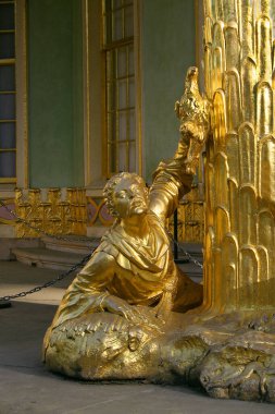 Sanssouci Park, Potsdam, Berlin, Almanya 'daki Çin çay evinin altın heykellerinin ayrıntıları. Sanssouci, UNESCO 'nun Dünya Mirası Alanı