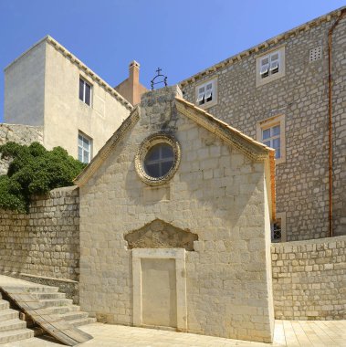 Hırvatistan 'ın eski Dubrovnik kentinin dar sokakları. Eski kentin (ortaçağ Ragusa), Adriyatik Denizi 'nin Dalmaçya kıyılarının manzarası. Dünya Mirası Siteleri UNESCO