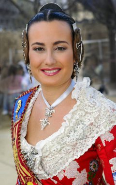 Bilinmeyen kadın, Fallas kutlamaları, İspanya 'nın en büyük partilerinden biri, insanların geleneksel olarak giyindiği, Valencia, İspanya' daki Aziz Joseph kutlamaları.