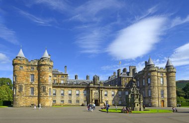 Holyroodhouse Sarayı, İngiltere 'nin Edinburgh şehrinde bulunan bir saraydır. Edinburgh UNESCO Dünya Mirası Alanıdır