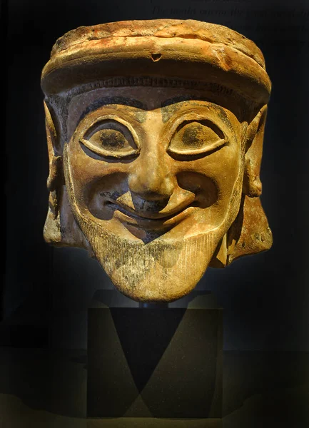 ベルリン ドイツ 展示新しい博物館 ギリシャとローマのコレクション 男性像の頭部 テラコッタ7へ6世紀紀元前 おそらくニコシアの近くのアイダリオンから — ストック写真
