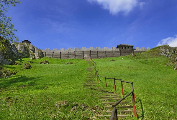 Podzamcze Poland Reconstruction Royal Castle Mount Birow Ogrodzieniec Belongs Castles — Stock Photo, Image