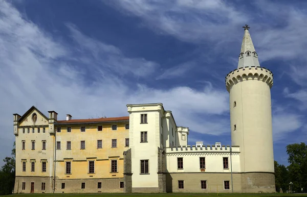 Die Burg Und Das Schloss Bor Wurden Ursprünglich Als Mittelalterliche — Stockfoto