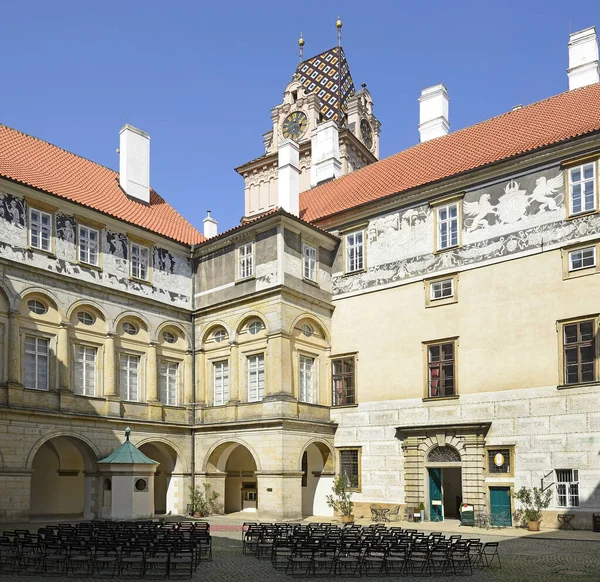 勃兰登堡 Castle Brandys Nad Labem 是文艺复兴时期的重要纪念碑 有着华丽的涂鸦 在那里居住着哈布斯堡王朝的所有统治者 捷克共和国 — 图库照片
