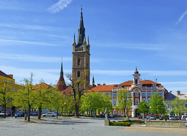 Caslav Czechy Rynek Główny Kościół Piotra Pawła Oraz Ratusz Miasto — Zdjęcie stockowe