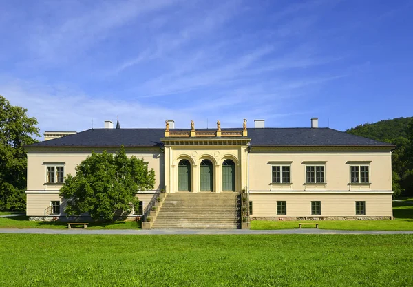 Park Und Schloss Cechy Pod Kosirem Mähren Tschechische Republik — Stockfoto