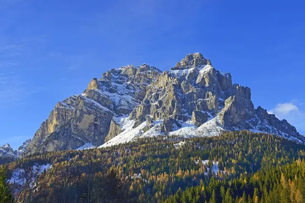 白云石山的Civeta山 意大利 教科文组织世界遗产 — 图库照片