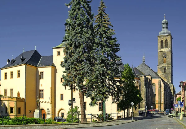 チェコ共和国クトゥナ ホラ銀の博物館 フラデク 小さな城 フラデク とセント ジェームズ教会 ユネスコの世界遺産 — ストック写真