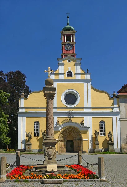 Polizei Nad Metuji Tschechische Republik Klosterkirche Mariä Himmelfahrt Jahrhundert Stadt — Stockfoto