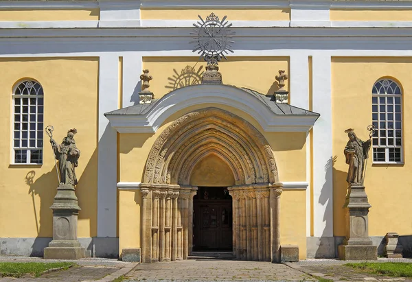 Policía Nad Metuji República Checa Iglesia Asunción Del Monasterio Siglo —  Fotos de Stock