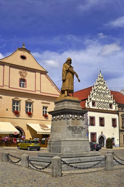 Tabor Cztech Republic タボール市のメイン広場にあるヤン ジズカ記念碑 歴史的中心は都市保全地域である それは観光の地域センターです — ストック写真