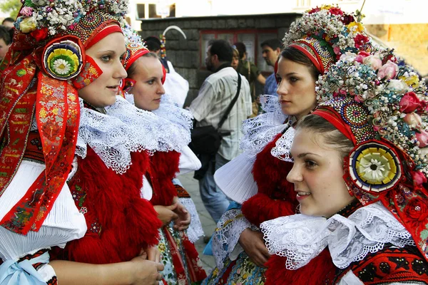 Znojmo Czech Republic Непізнані Пожежники Які Відзначають Традиційне Вінтажне Вбрання — стокове фото