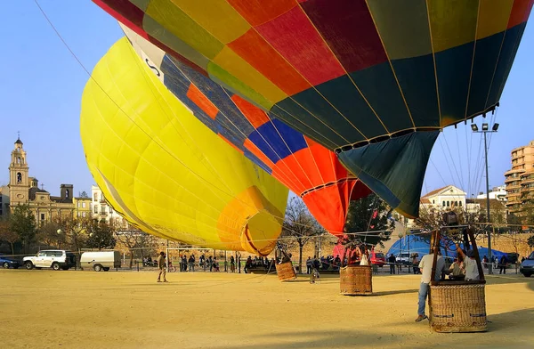 Sıcak hava balonları, İspanya, Valencia 'dan başlıyor.