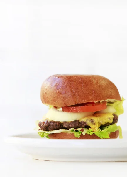 Grande cheeseburger — Fotografia de Stock