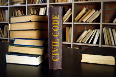 Medeni hukuk ve yığınla kitap..