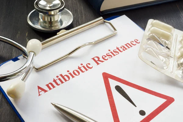 抗生物質耐性のサインとその上の薬. — ストック写真
