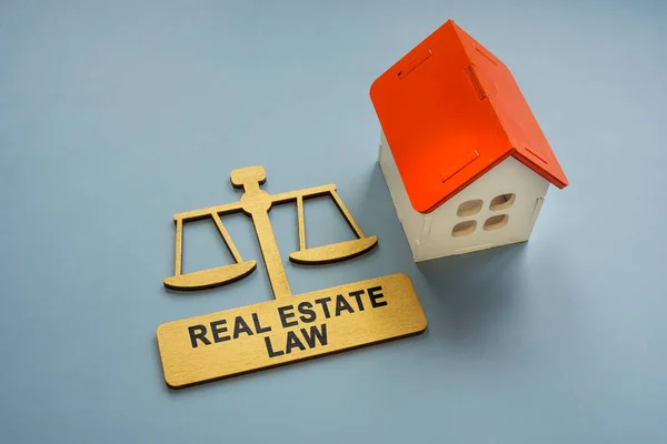 Model House Sign Real Estate Law — Zdjęcie stockowe