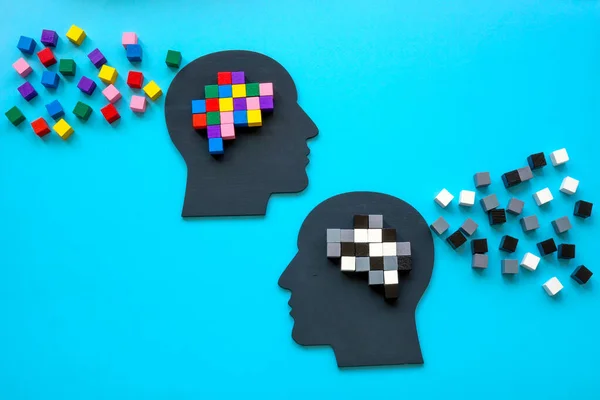 Positive Negative Mindset Concept Heads Small Colorful Cubes — Stock Fotó