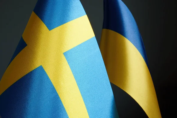 Прапори Швеції України Символізують Співпрацю — стокове фото