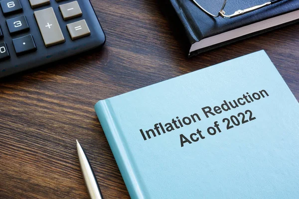 Blue Book Inflation Reduction Act 2022 Calculator Notebook — стокове фото