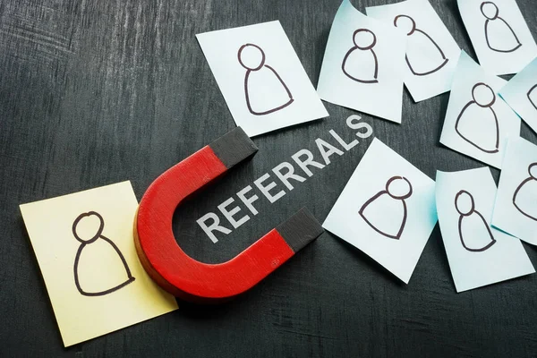 Referrals Concept Magnet Stickers Figures — Stock Photo, Image