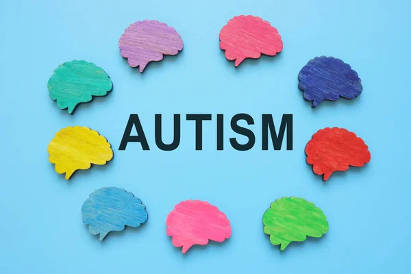 Слово Аутизм Красочные Мозги Вокруг — стоковое фото