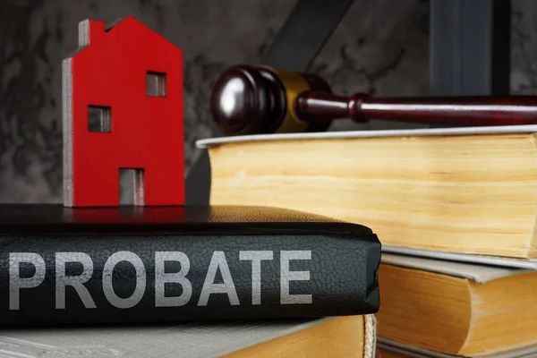 Probate Law Book Model House — Stock Photo, Image
