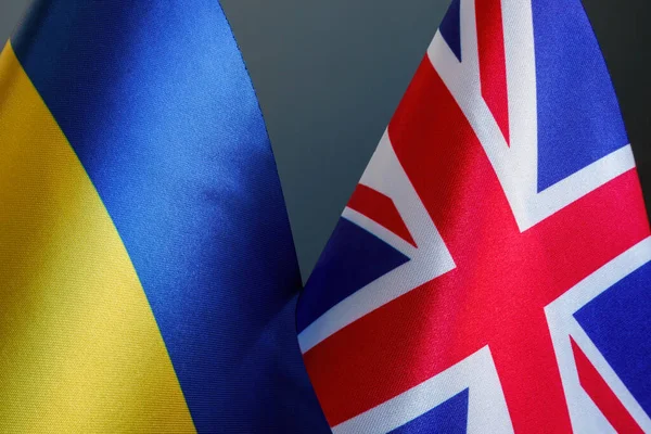 Поруч Розташовані Прапори України Великої Британії Символи Дипломатії Підтримки — стокове фото