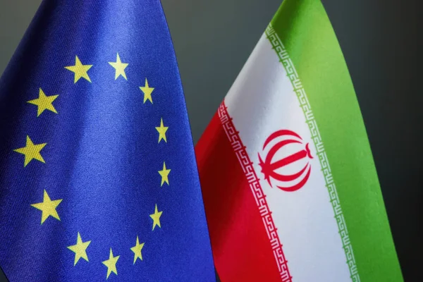 Flaggen Der Und Des Iran Als Symbol Der Verhandlungen — Stockfoto