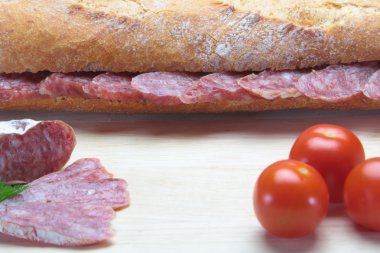 Bocadillo de salchichón