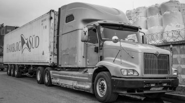 Rusya 'nın Novorossiysk kentinde kamyonlar