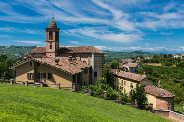 Church in the province of Cuneo — Stock Photo, Image