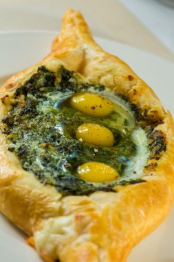 Acara khachapuri kadar yakın 