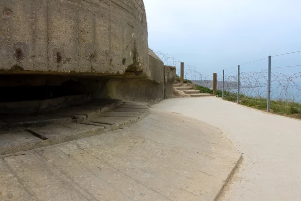 Old broken German bunkers of Atlantic Wall on Pointe-Du-Hoc. Wes — Stock Photo, Image